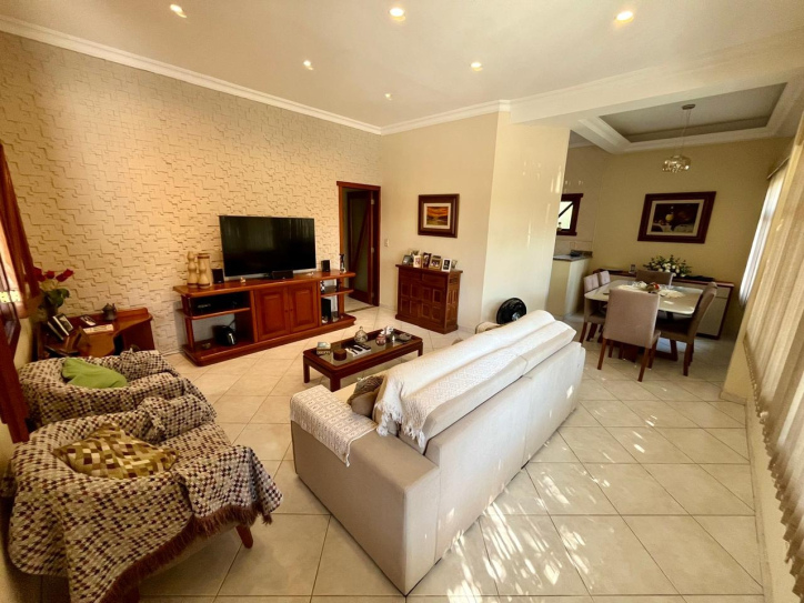 Casa, 4 quartos, 230 m² - Foto 4