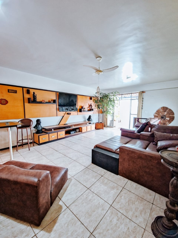 Cobertura, 3 quartos, 200 m² - Foto 1