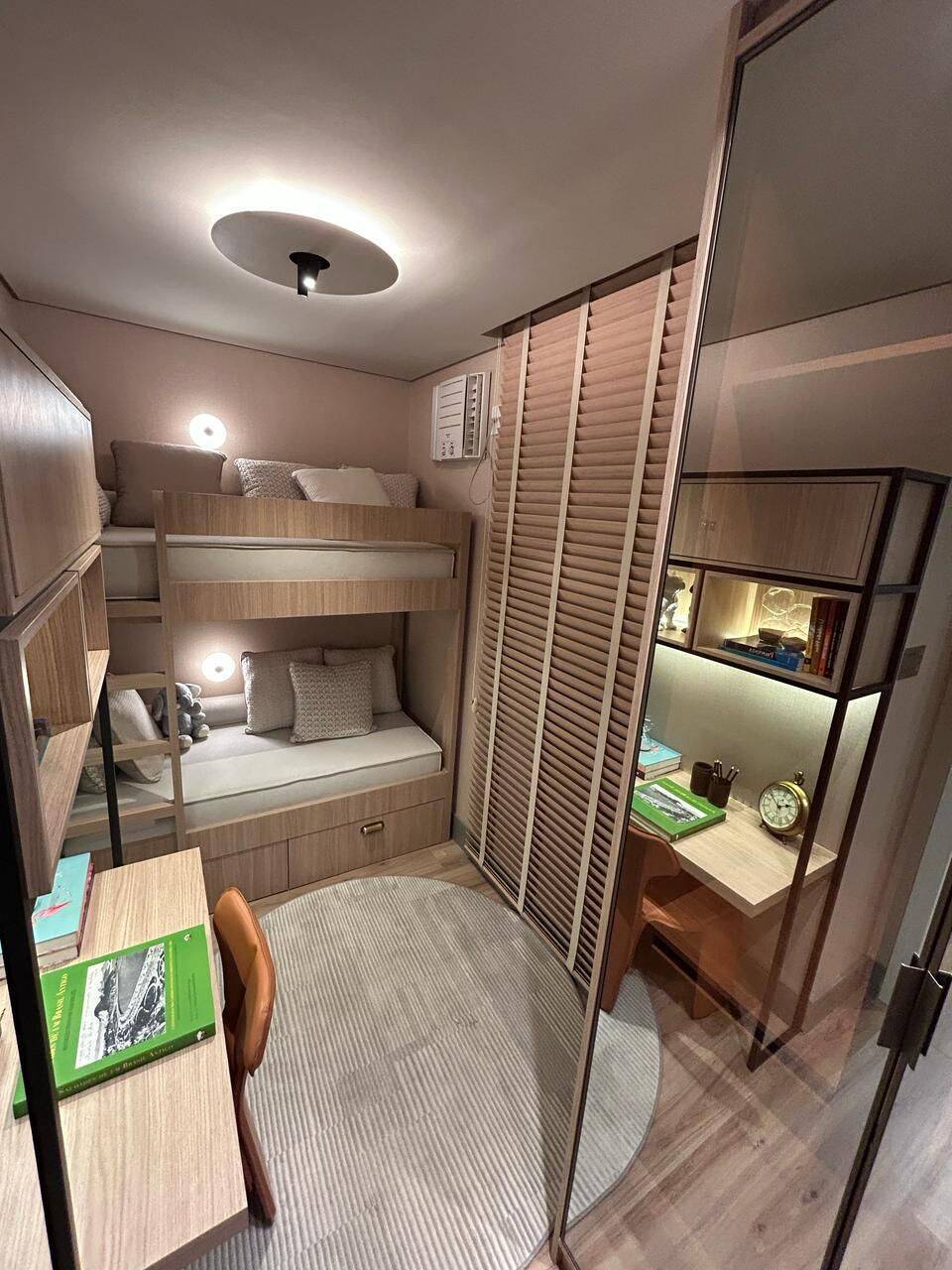 Apartamento à venda com 2 quartos, 439300m² - Foto 10