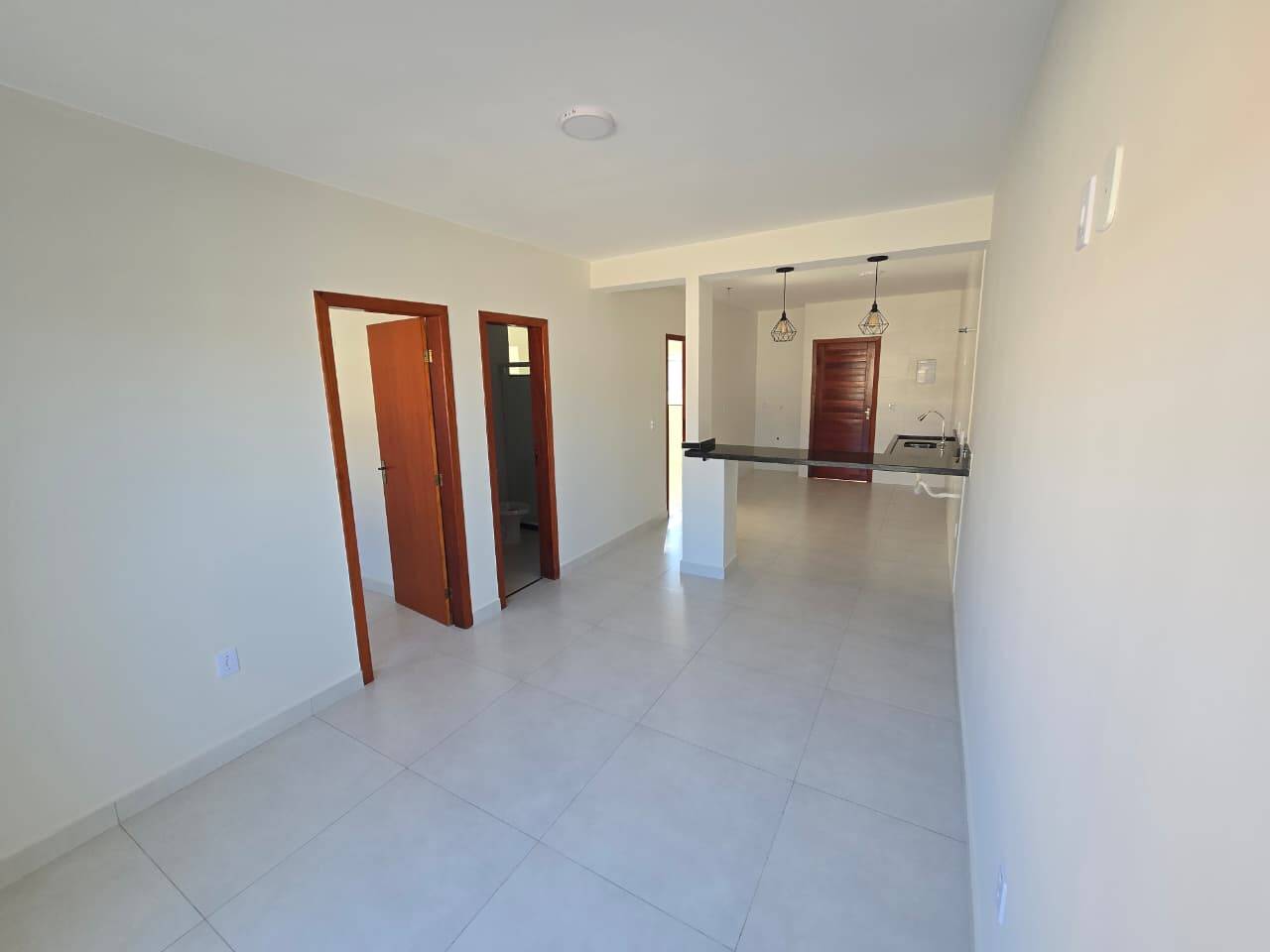 #894 - Apartamento para Locação em São Pedro da Aldeia - RJ